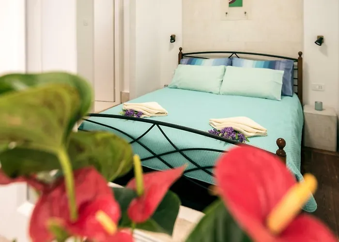 Ibis Your Cosy Oasis With Private Parking And Patio