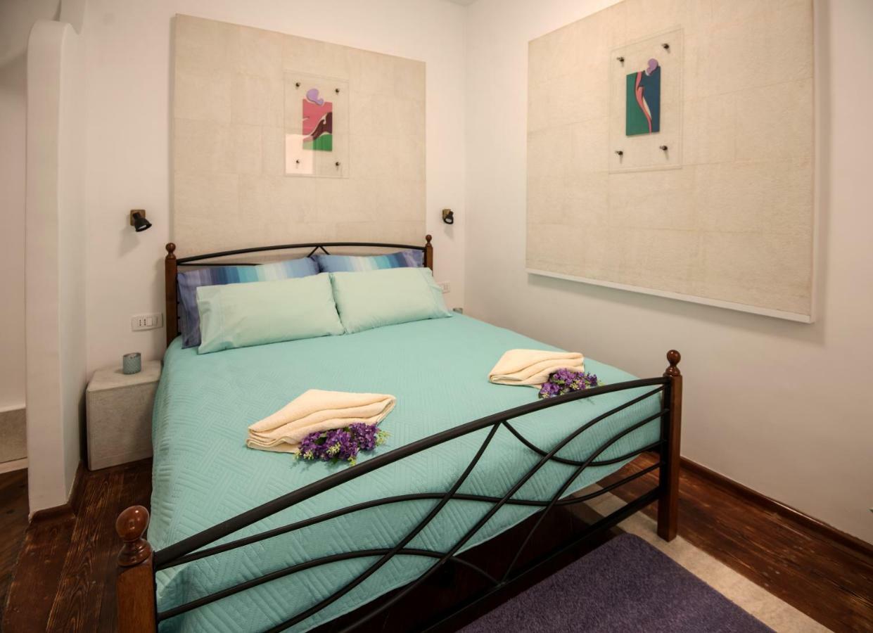 Apartment Ibis Your Cosy Oasis With Private Parking And Patio *
