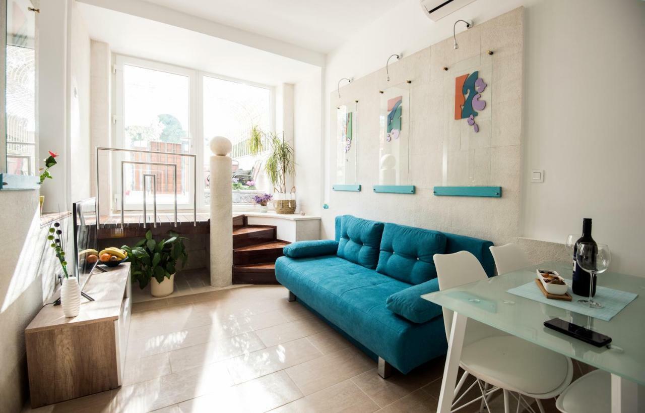 Ibis Your Cosy Oasis With Private Parking And Patio Apartment