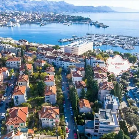 Ibis Your Cosy Oasis With Private Parking And Patio Split Exterior photo