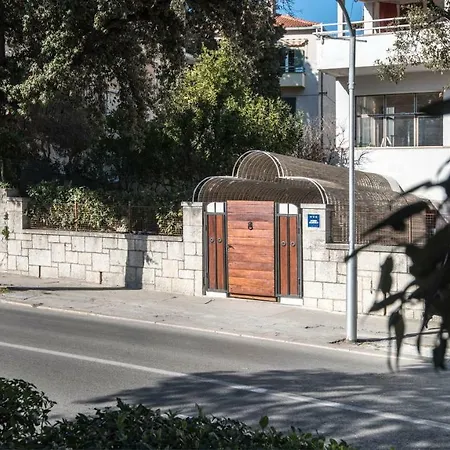 Ibis Your Cosy Oasis With Private Parking And Patio Split Exterior photo