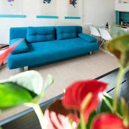 Ibis Your Cosy Oasis With Private Parking And Patio Split Exterior photo